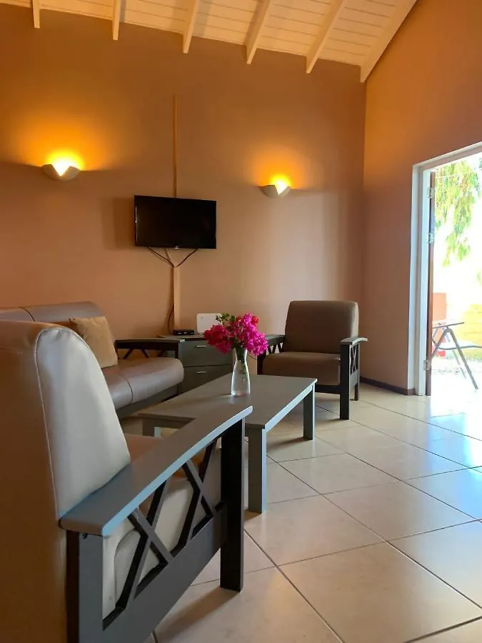 Centrally Located Spacious Apartment Willemstad