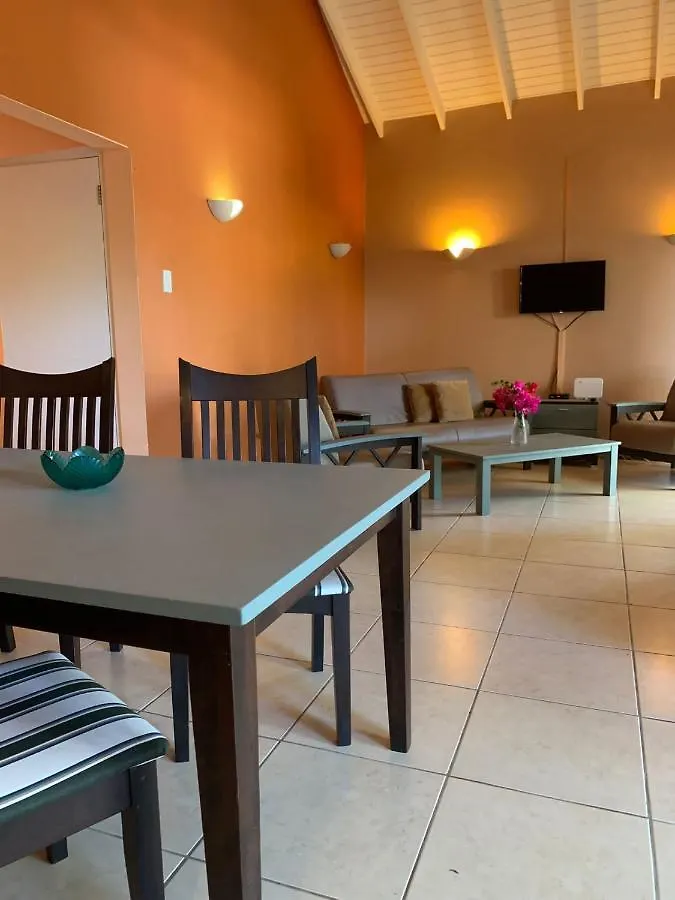 Centrally Located Spacious Apartment Willemstad 0*,