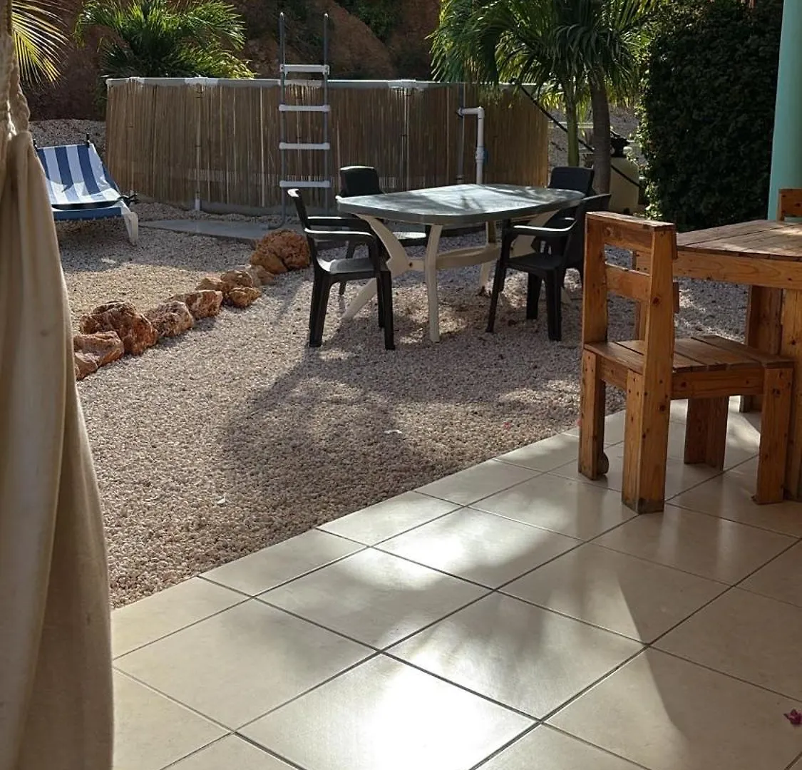 Centrally Located Spacious Apartment Willemstad