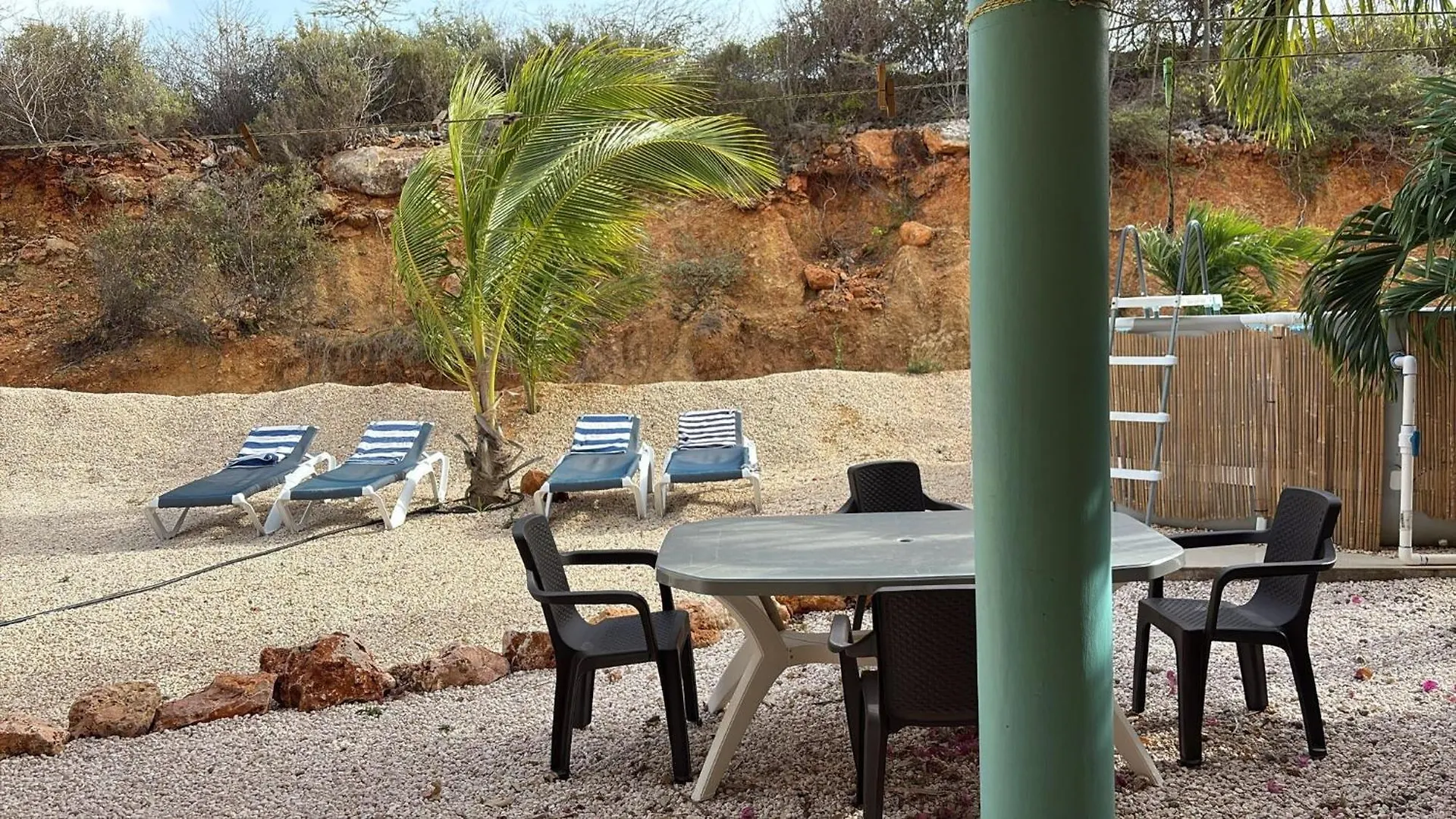 Centrally Located Spacious Apartment Willemstad